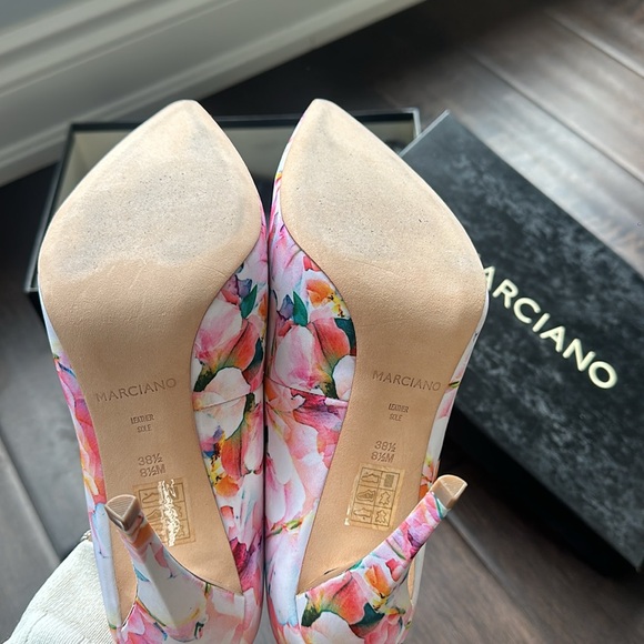 Floral Marciano heels 38.5/ 8.5 - Picture 3 of 3